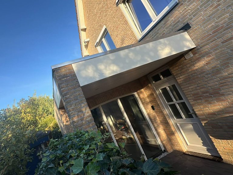 Dakrenovatie in Alphen aan den Rijn door Dakdekker Specialist Woerden